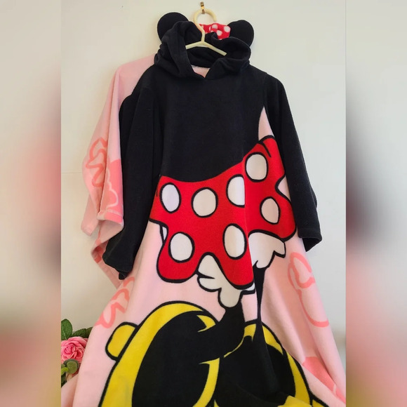 Disney Minnie‎ Mouse Hooded Blanket Throw Fleece With Sleeves 152x114CM - Picture 2 of 5